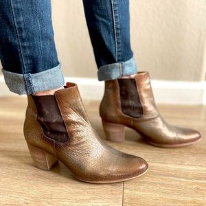 Sundance Belem Brown Gold Booties Size 38